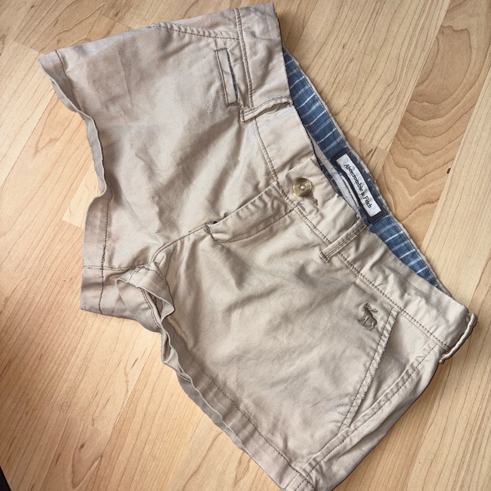 Abercrombie & Fitch Light Tan Shorts